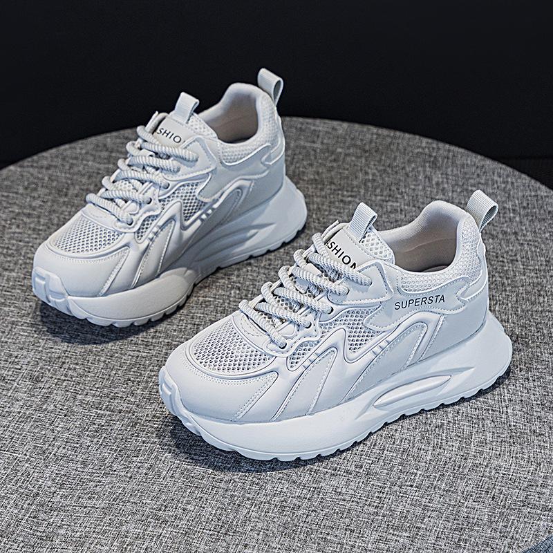 Leder-Plateau-Dad-Schuhe Frühling und Sommer Neu Mesh atmungsaktiv Innenhöhe erhöht lässig Forrest Gump Schuhe