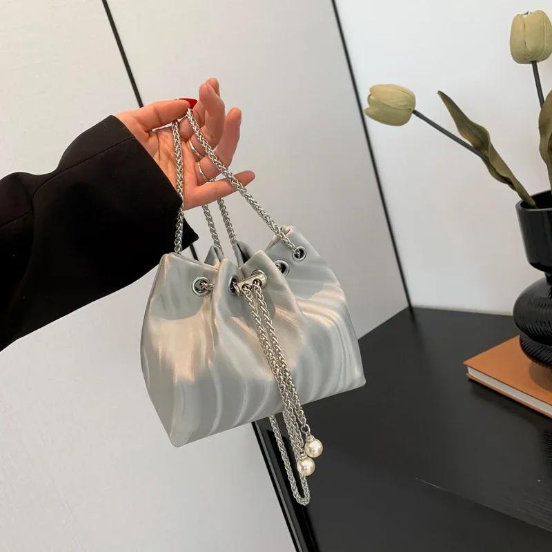 Lässige einfarbige Umhängetaschen Innenfach Neue Hot-Sale-Taschen für Damen Aufsteckbare plissierte PU-Damenhandtaschen