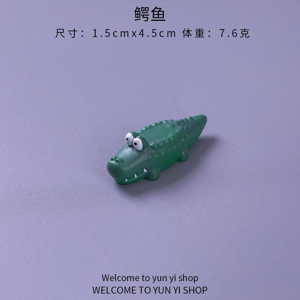 Cartoon Animal Miniature Ornament DIY Decorative Accessory for Desktop Car Dashboard and Home Office Display 3cm x 2cm Resin Figurine