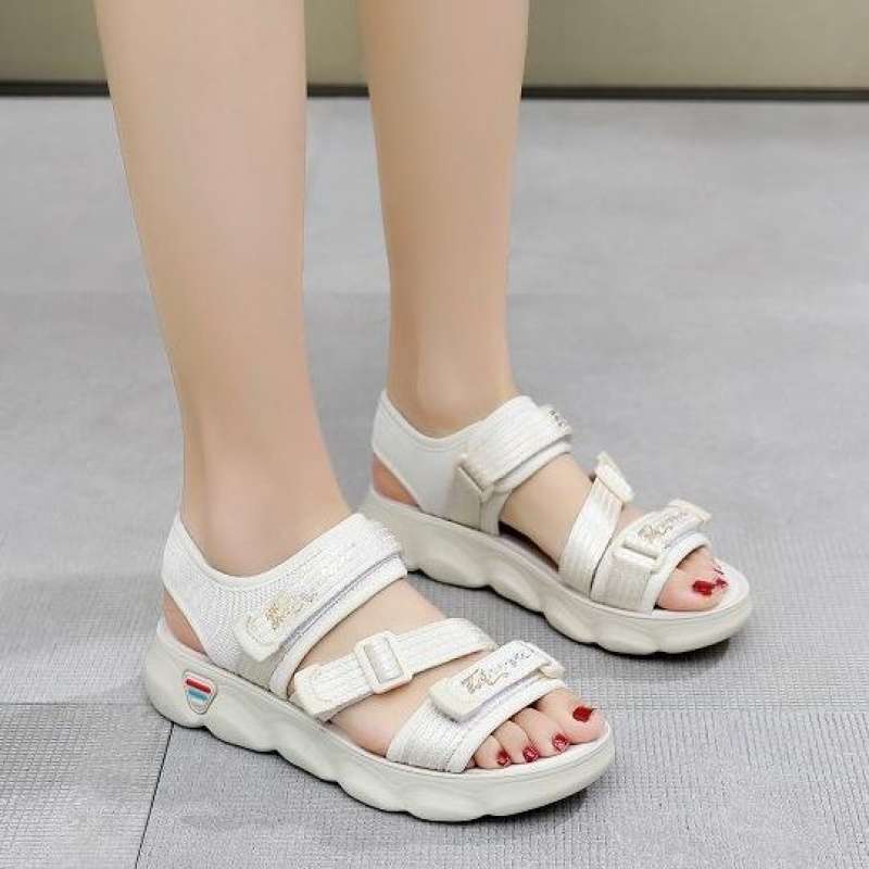 Sports sandals flat-soled fairy wind ins tide 2025 new summer Korean version casual Velcro beach shoes