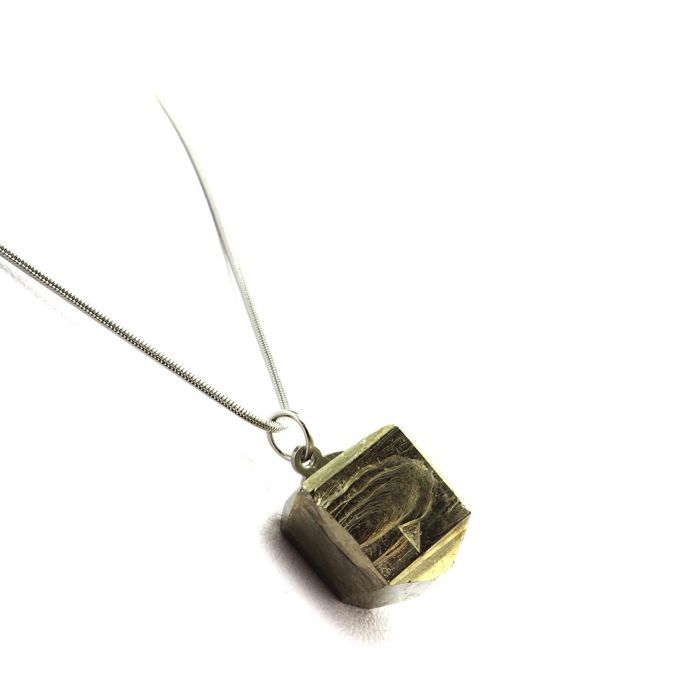 Collier Pyrite brut 38.6 carats