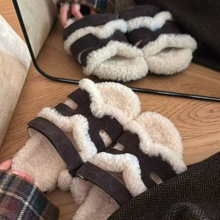 Autumn and winter rolled lamb slippers 2025 autumn new versatile fur integrated warm leisure word with fluff slippers