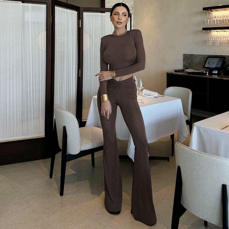 

Модный костюм с подплечниками и длинными рукавами Coffee S