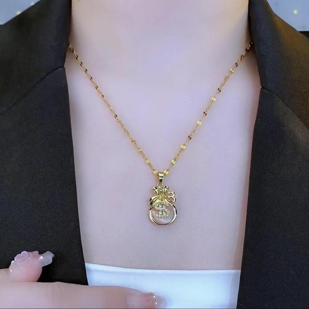 Internet Celebrity Pink Coin Pendant Necklace: Versatile Copper Clavicle Chain for Women