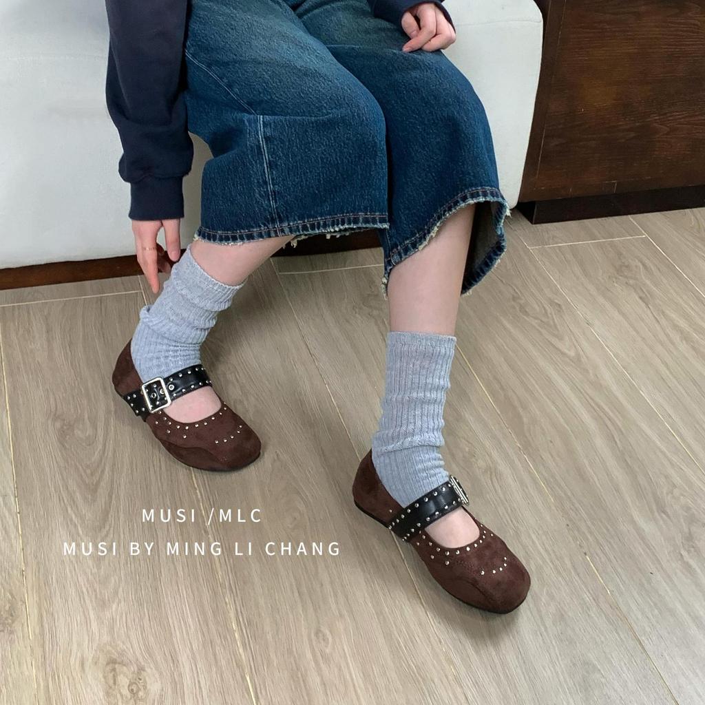 French Late Evening Wind Retro Word with Rivets Mary Jane Shoes Women's 2025 Flat Bottom Shallow Mouth Soft Sole Single Shoes Grandma Shoes