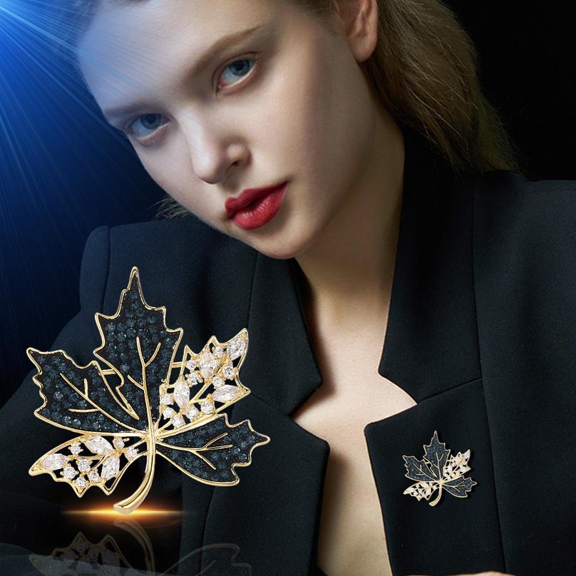 New Korean Style Fashionable Vintage Copper Micro-inlaid Maple Leaf Brooch, High-end and Elegant Designer Style Corsage