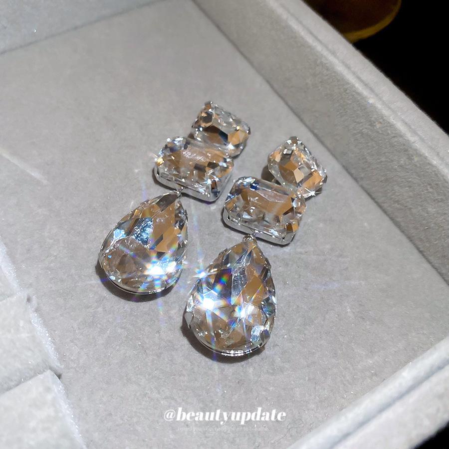 Silver Needle Rhinestone Geometric Drop Earrings - Luxurious, Fashionable Statement Studs for Women