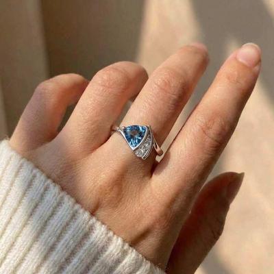 925 Sterling Copper Temperament Design Cubic Zircon Blue Triangle Rings for Women Engagement Wedding Rings Fashion Zircon