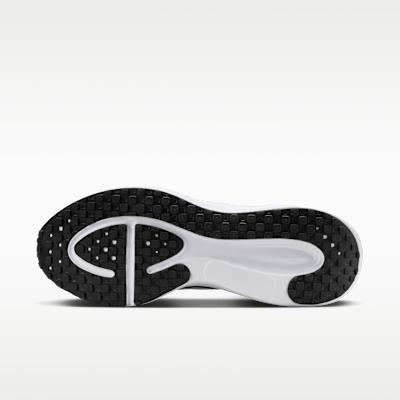 Nike Revolution 8 Black White