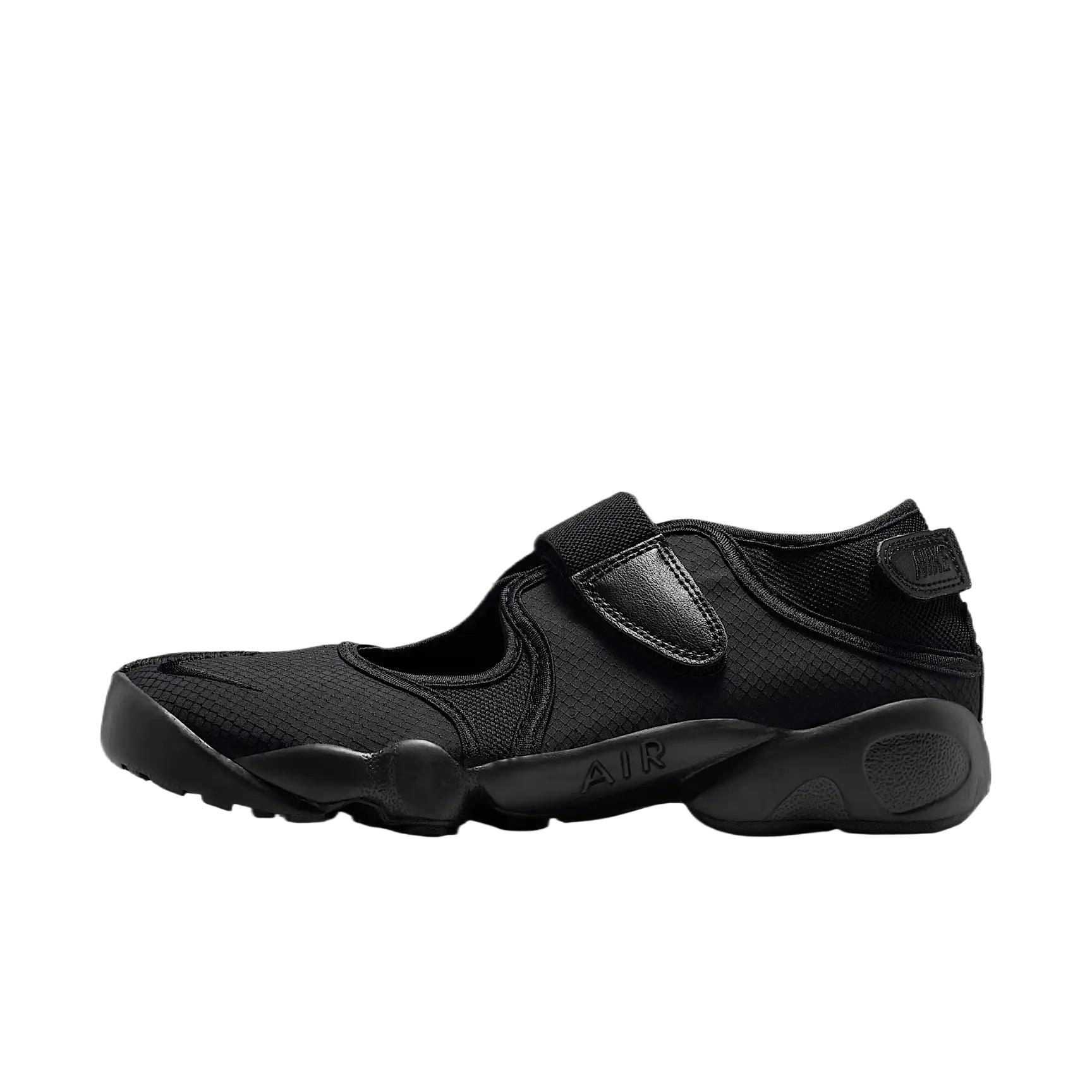 

Кроссовки женские Nike Air Rift Breathe Triple черные белые DN1338-004 38