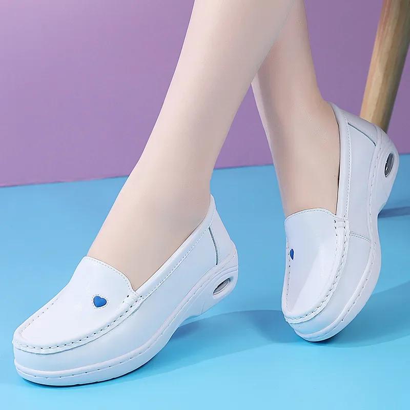 Fashion 2025 New Women Flat Leather Shoes Casual White Wedge with Soft Bottom Love Heart Comfortable Mom Nurse Work Shoes Zapatillas