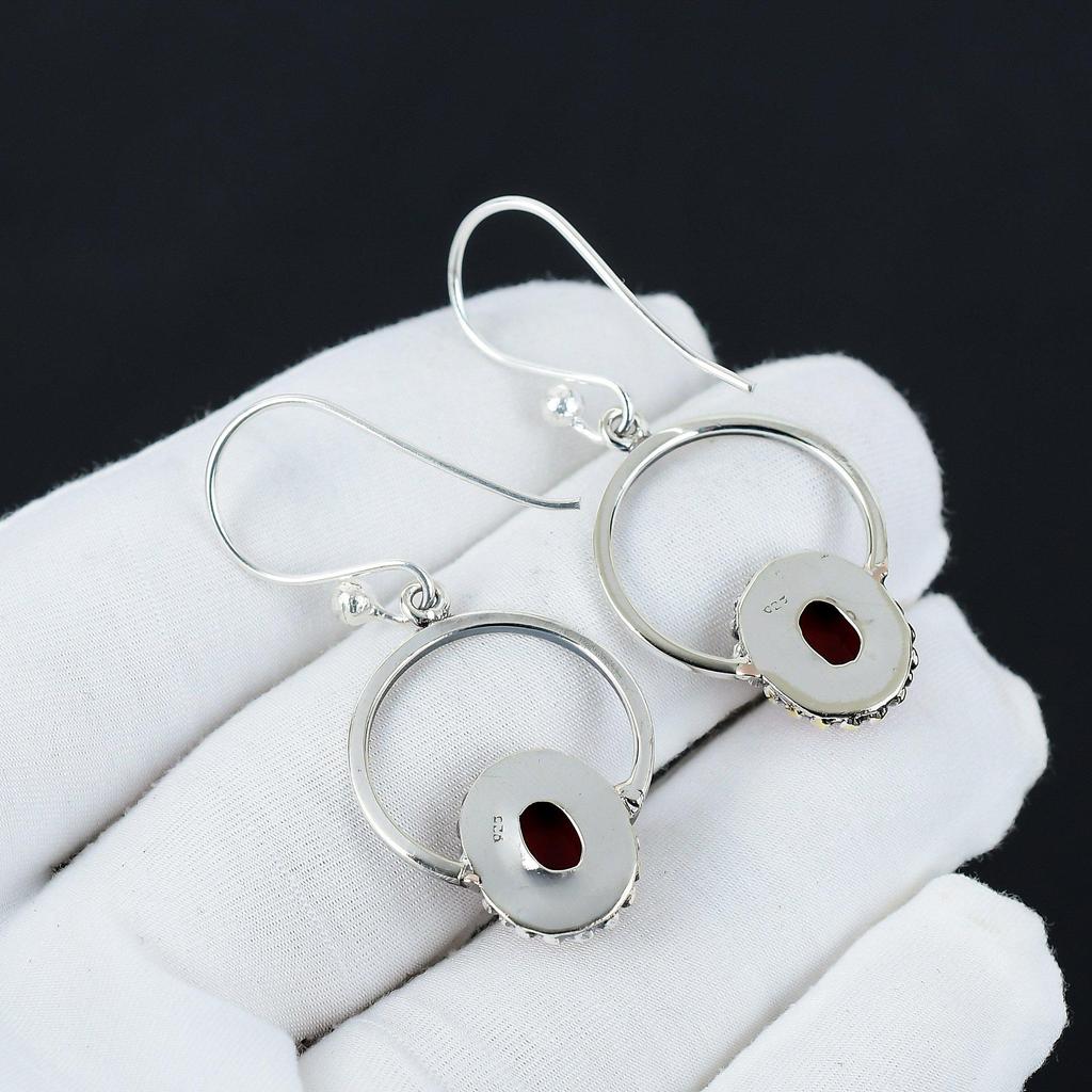 Cercei cu Piatră Prețioasă Coral Roșu Natural, Cercei din Argint Sterling 925, Cercei Atârnători Bijuterii Boho Handmade din Argint, Cadou de Ziua de Naștere Pentru Bărbați