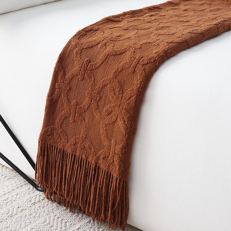 Nordic Knitted Bed Runner & Throw Blanket - Soft Fabric, Decorative Scarf for Bed or Sofa