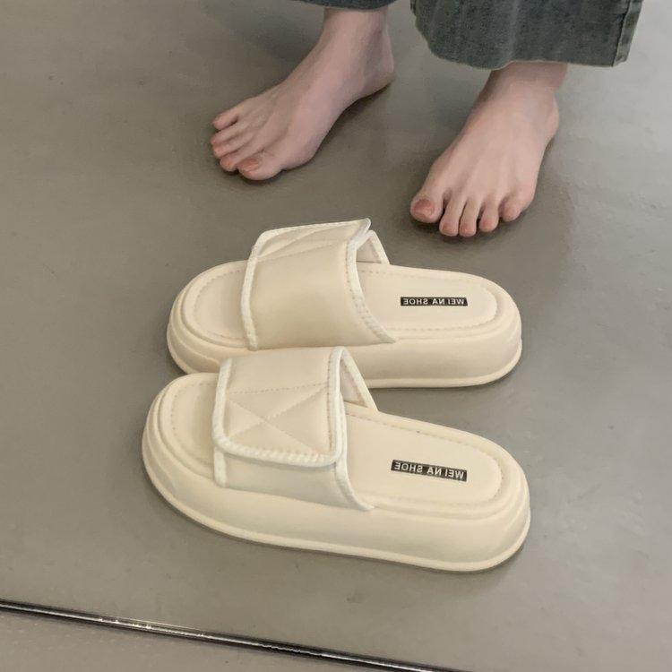 Slippers Women's 2025 Summer New Wear Velcro Muffin Thick Bottom Stepping On Shit Feeling Fashionable Non-slip Beach Shoes