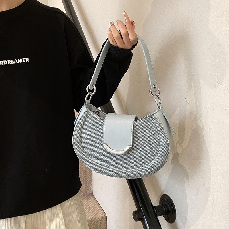 Super fire niche bag women's 2025 new fashion versatile messenger bag spring and summer popular single shoulder armpit bag