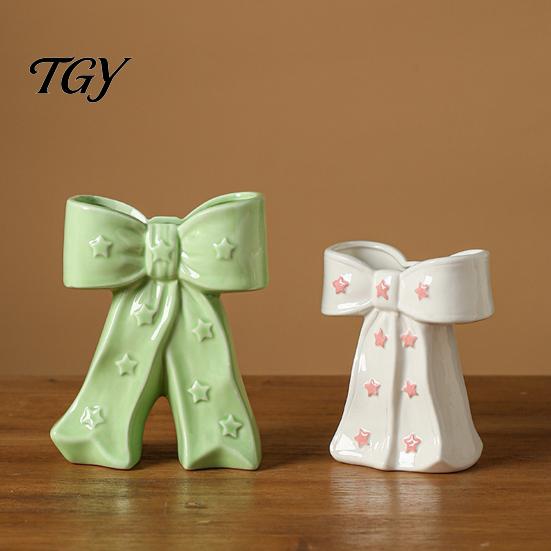 Flower Arrangement Pot Ceramic Bow Vase with Star, Decorative Flowers Vase, Creative Chic Room Decor Gifts Holder for Living Table Centerpiece