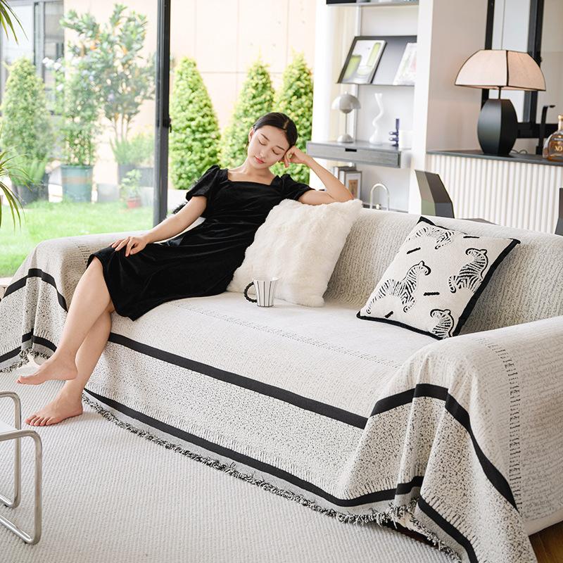Einfaches modernes Chenille-Sofa-Handtuch Neue Vier-Jahreszeiten-Universalabdeckung Einteilige Vollabdeckung Rutschfest