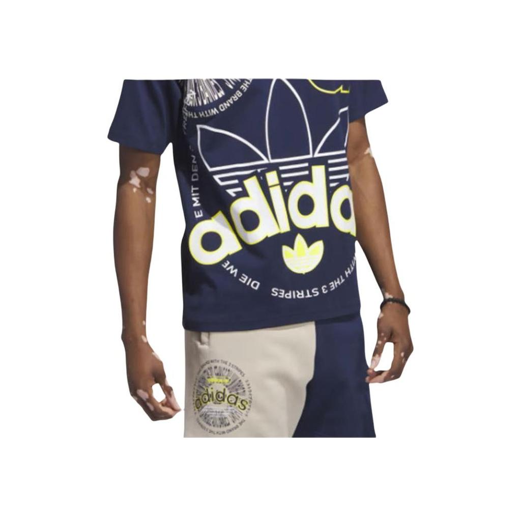 Adidas Koszulka z wieloma logo Originals z nadrukiem literowym, z okrągłym dekoltem i krótkim rękawem, męska, topy, nocny niebieski IJ5232