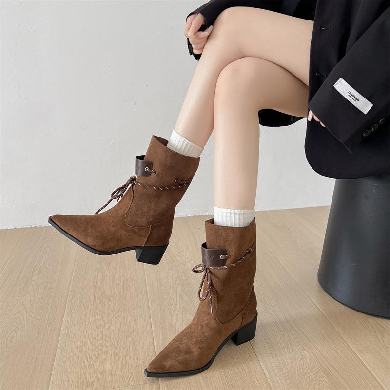 Retro versatile Maillard style thick heel short boots women's 2025 new autumn with skirt height increase and thin pointed boots