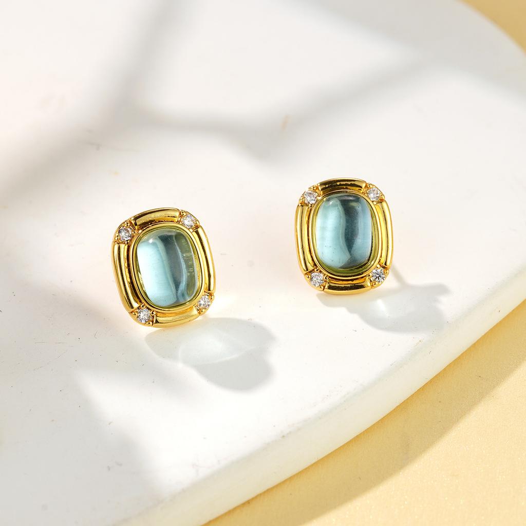 New French Light Luxury High-end Sense Niche Simple Dopamine Design Sense Inlaid Glass Small Silver Needle Ear Jewelry