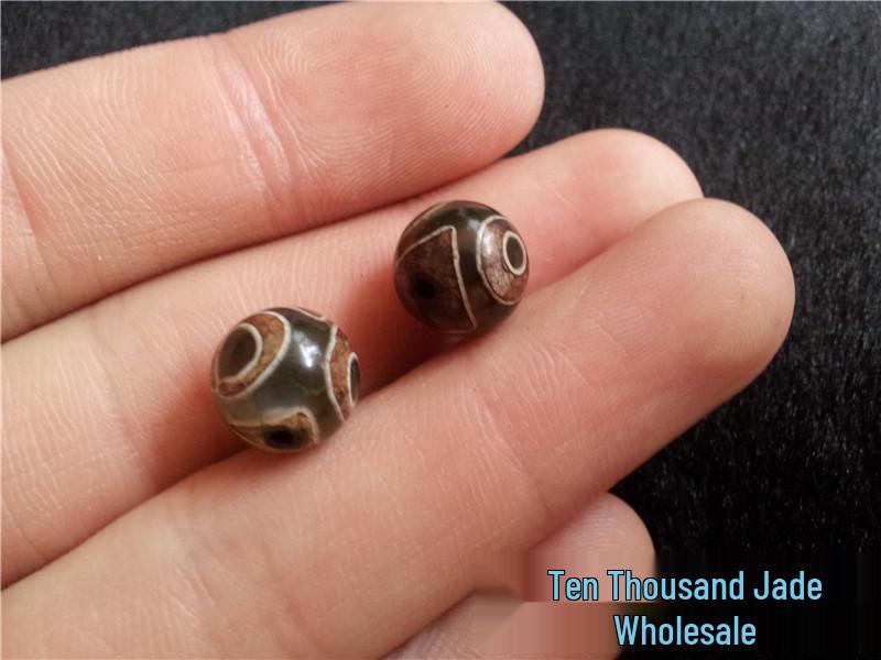 Tibetan Three-Eyed Agate 10mm Round Beads for DIY Bracelets, Chains, and Waist Beads.