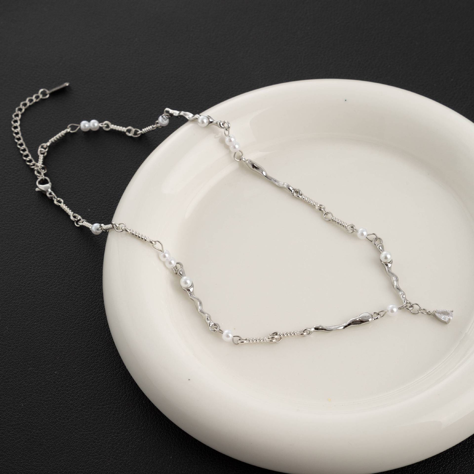 Fashion Iron Unisex Choker Necklace Women Hip-Hop Gothic Punk Barbed Wire Little Thorns Chain Choker Jewelry Gifts