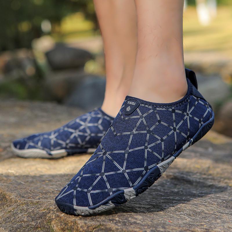 

New creek shoes light and quick-drying beach shoes couple outdoor sports wading shoes water park barefoot shoes 46 синий