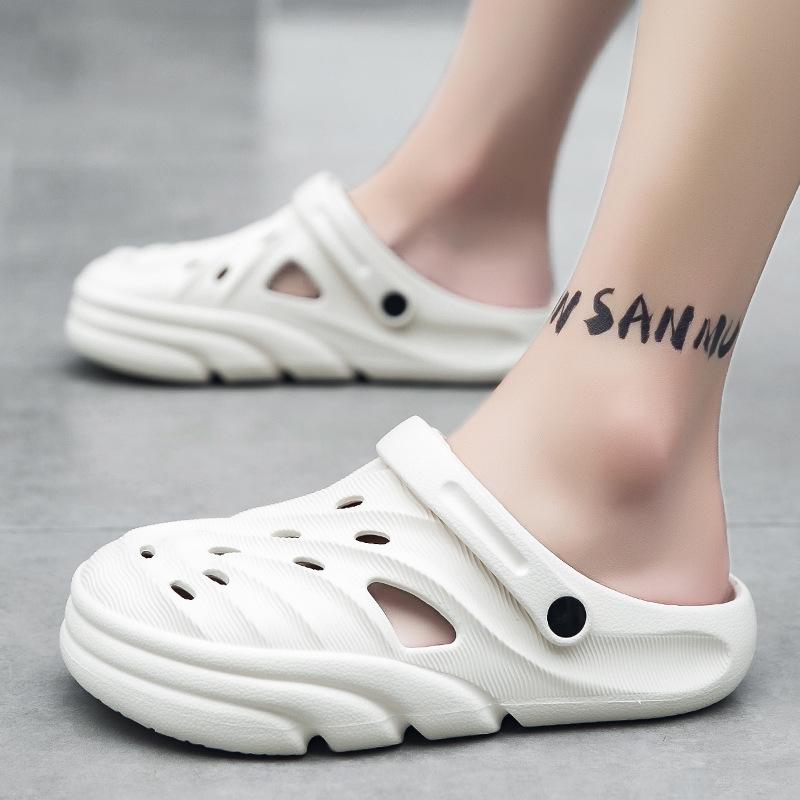 Hole Shoes Step On Shit Bag Head Slippers Wear Deodorant Black Versatile Men'S Beach Sandals Sports Non-Slip