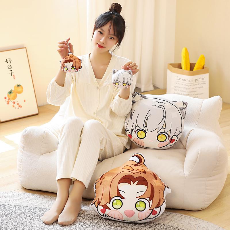 Xiao Yi Pillow & Qi Sili Pendant: Charlie Su & Lu Chen Plush Toys