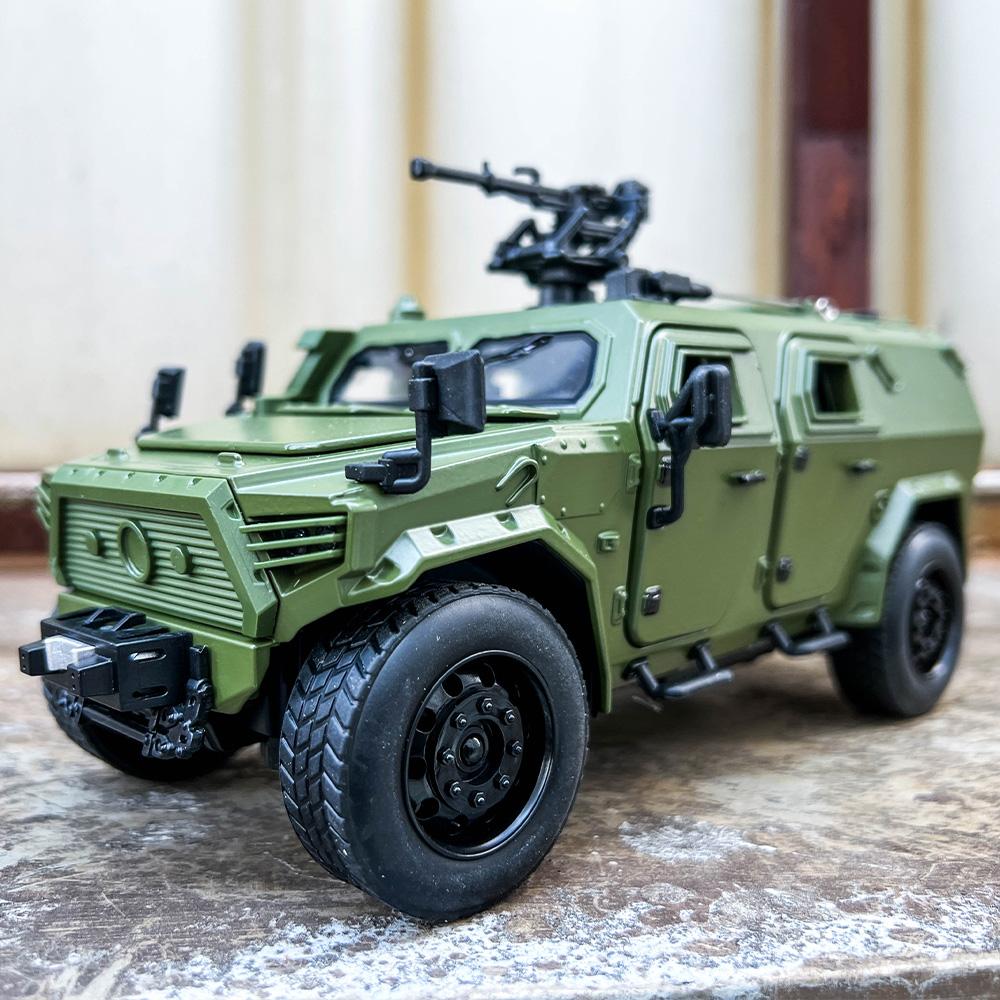 1/18 Dongfeng Mengshi Alloy Car Model, Large Military Collection Ornaments Armored Off-road Vehicle Military Vehicle Toy Gift