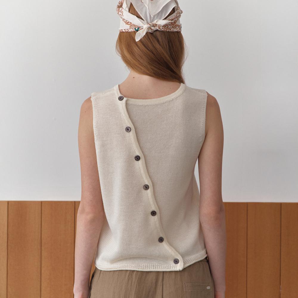 Elssibeui Diagonal Buttons Sleeveless Knit_Ivory