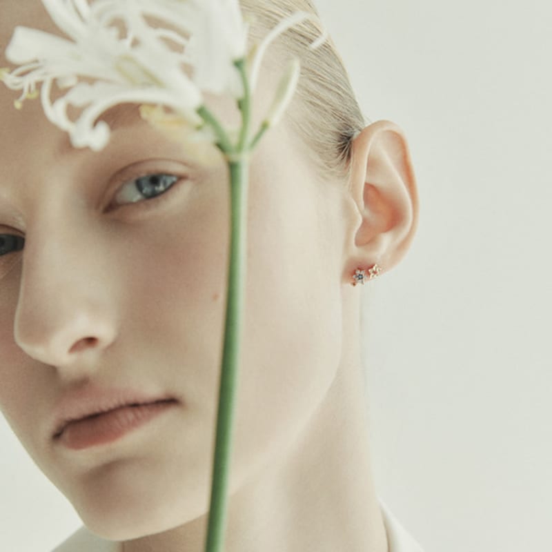 LUNNE 14k Blue Flower Cubic Mini One-Touch Earrings (14k Gold) #B05