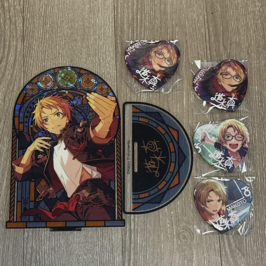 

Ansta Trickstar Макото Витражное Акриловое Сердце Значки Оптом