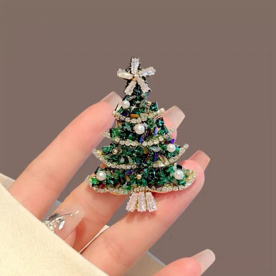 Cute and Simple Green Christmas Tree Brooch, Personalized Light Luxury, High-end, Niche Design, Christmas Atmosphere Brooch