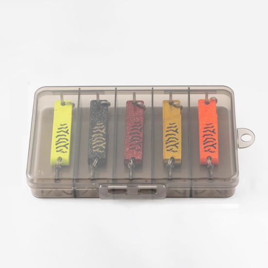 5Pcs Artificial Baits with Treble Hook Vibrant Colors Compact Design