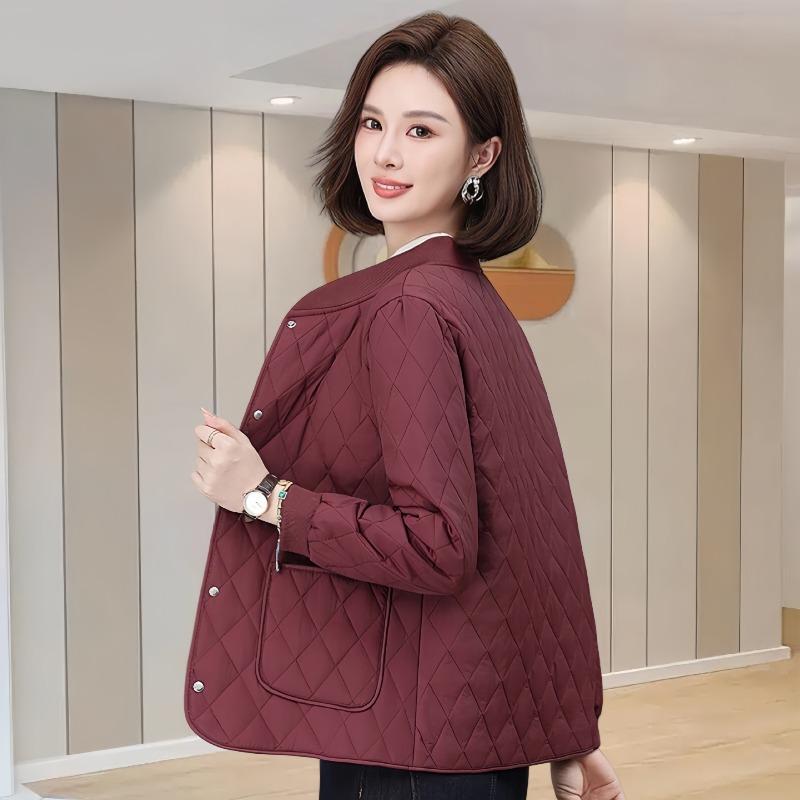 Rhombus padded cotton-padded clothes women's short models, new fashion middle-aged mother clothes, large pockets, warm cotton-padded jacket.