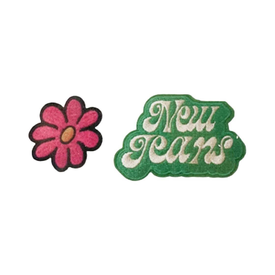 NewJeans Get Up Coller Flower Wappen Reverse Sticon (Set of 2) ONE SIZE
