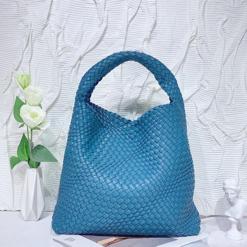 Soft Leather Woven Shoulder Large Bag Large Capacity Child and Mother Bucket Bag Lazy Wind Tote Bag Shopping Travel Handbag