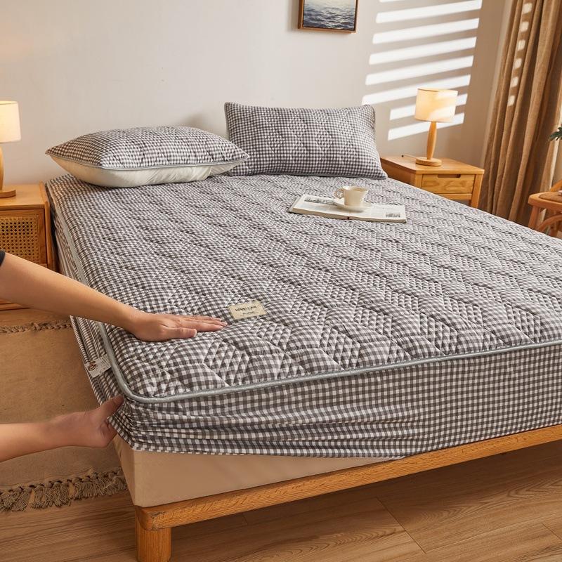 Thicken Quilted Mattress Cover Non-slip Three-layer Structure Brushed Cotton Bedspread On The Bed Queen King Size Sheet