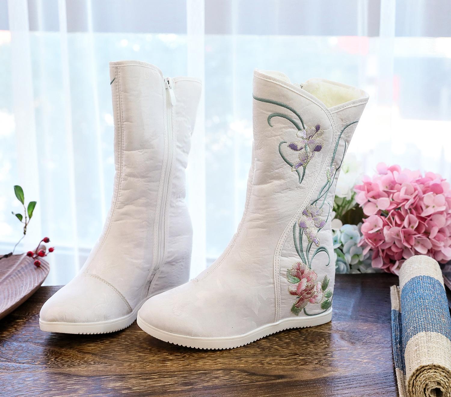 

Женские сапоги с этнической вышивкой, обувь ханьфу, зимние высокие женские сапоги, теплые туфли с вышивкой в виде пионов, женская тканевая обувь 41
