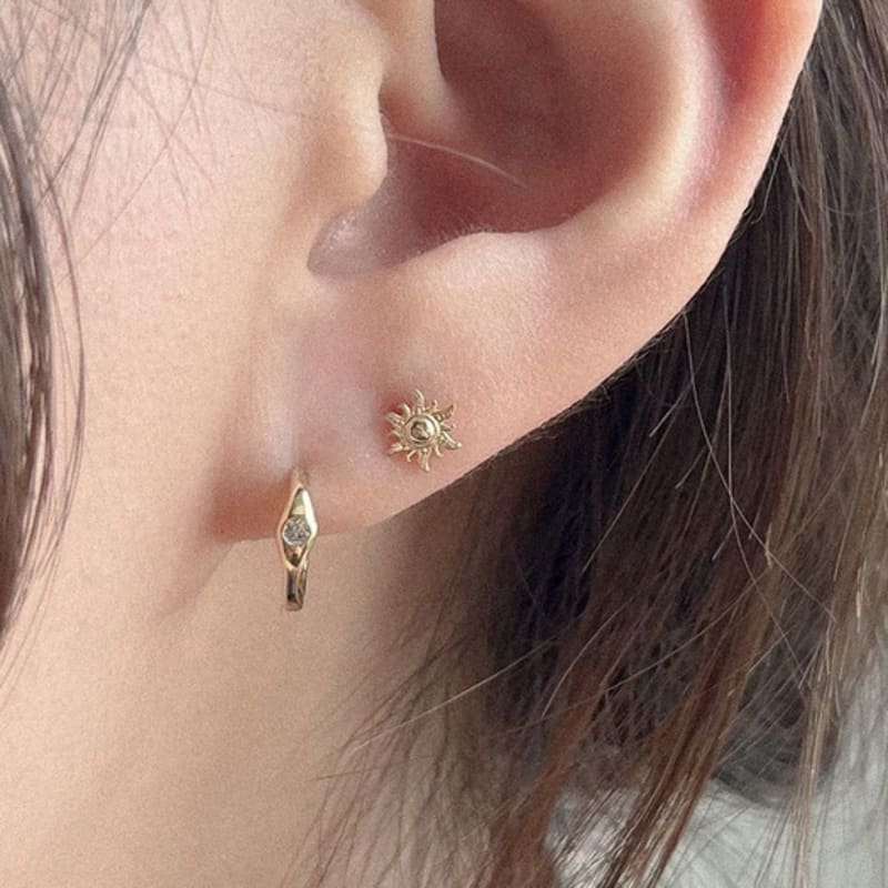 Youngglow 14k Solar Piercing Earrings