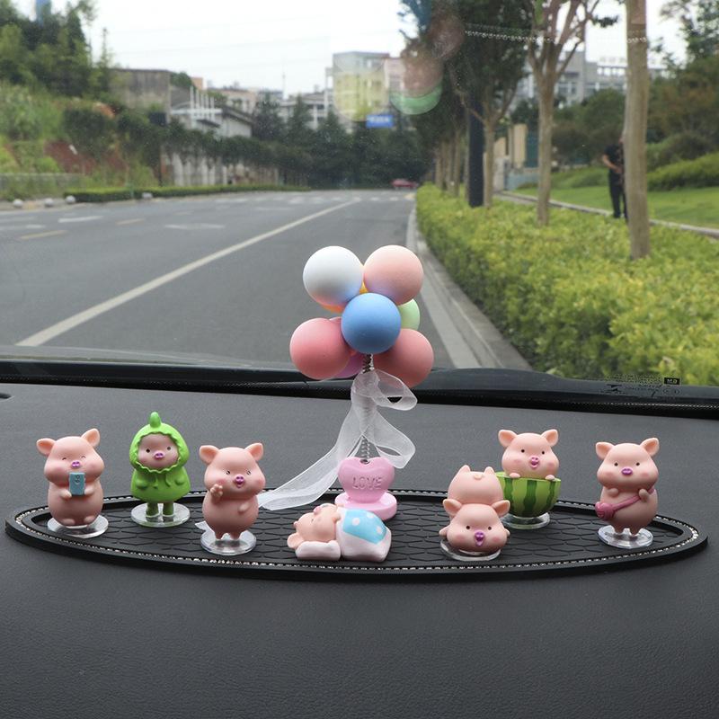 Creative Pig Car Figurine: Center Console & Office Decor