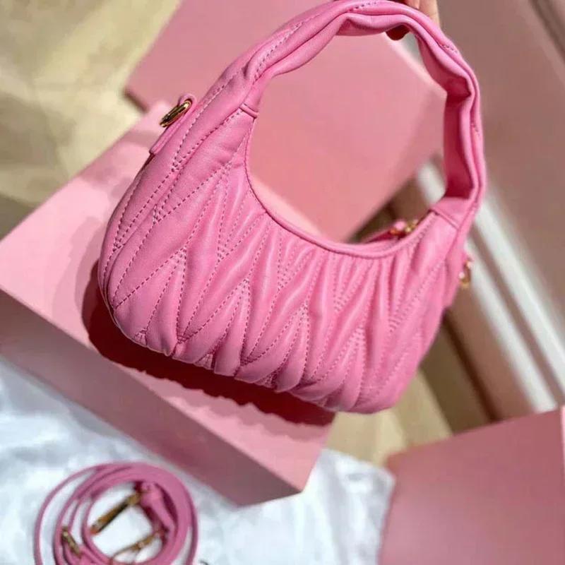 Feminine Pleated Shoulder Bag with Logo Cloud Package Bags Shopping Bags Luxury Designer