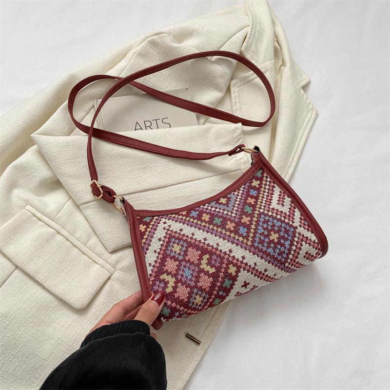 Stylish Retro Canvas Shoulder Bag For Women With Chic Design Ideal For Daily Use