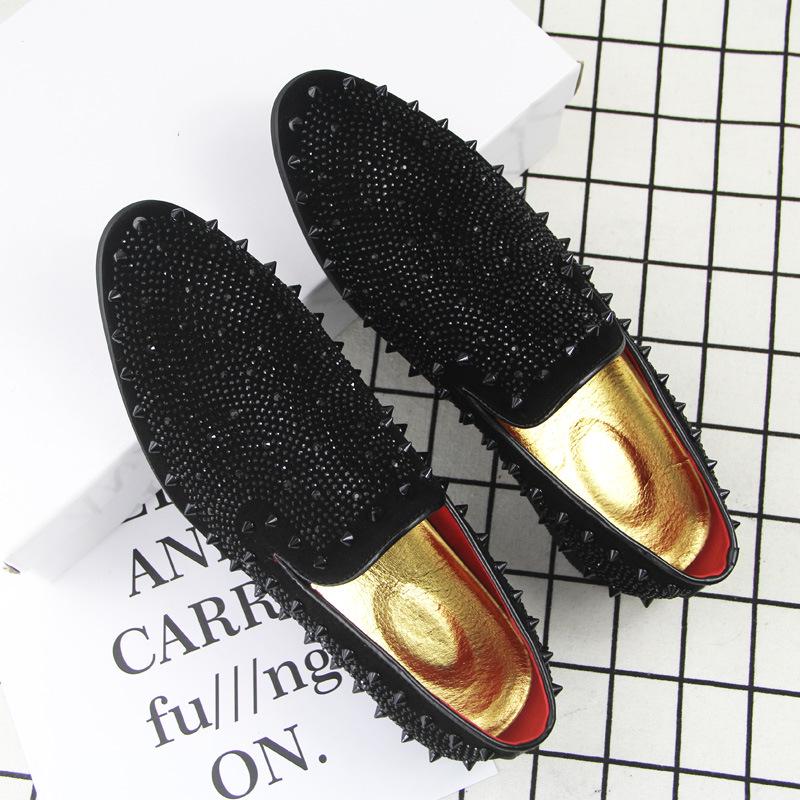 Luxury Brand NEW Men's Rivets Shoes Black Punk Flats Loafers Men Handmade Spiked Man Party Wedding Shoes Soft Moccasins