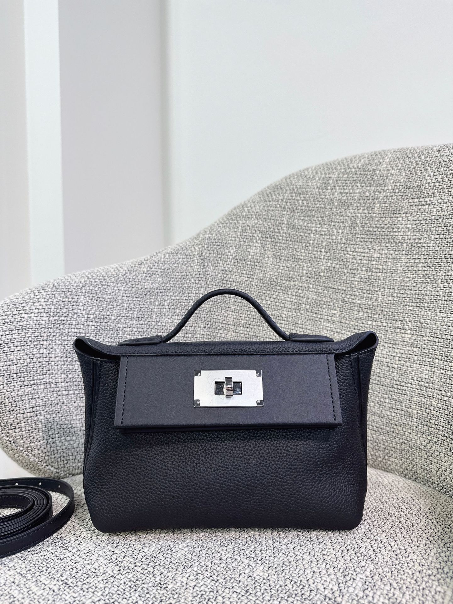 Togo cowhide 2424 bag lychee pattern