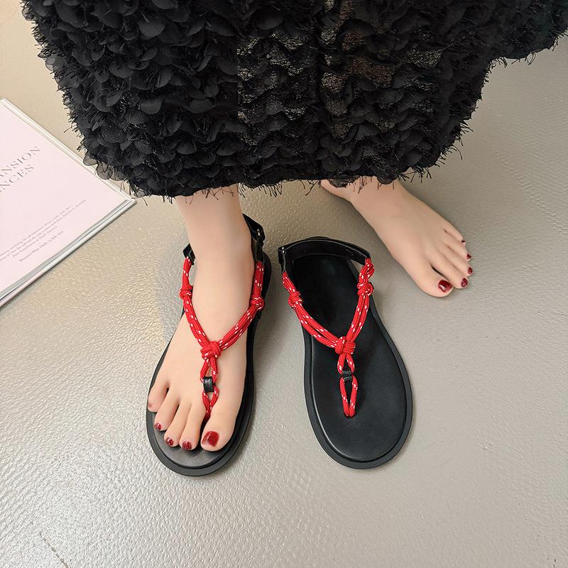 Large size casual sandals women's 2025 European and American new flat bottom thick sole cross sandals foreign trade models