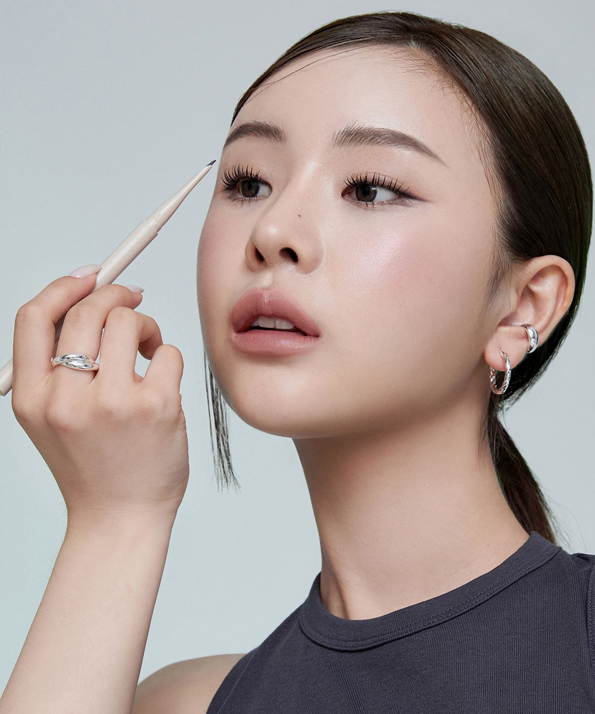 Dot on Mood Edge and Flat Eyebrow D2 Classic Gray