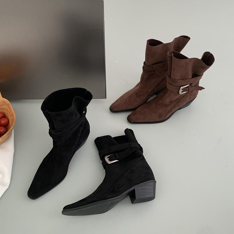 Short boots for women's autumn and winter new retro thin boots Martin boots thick heel pointed mid-tube boots wrinkled stacked boots for women