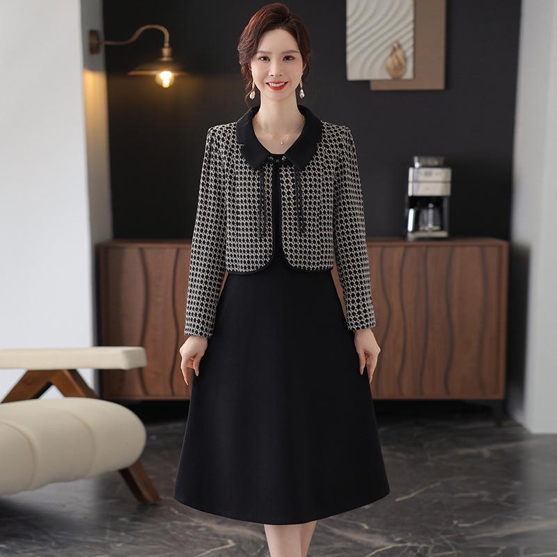 

Stylish Summer Lapel Two-Piece Set for Mom: Age-Reducing Slim Fit with Long Sleeves 2XL чорний